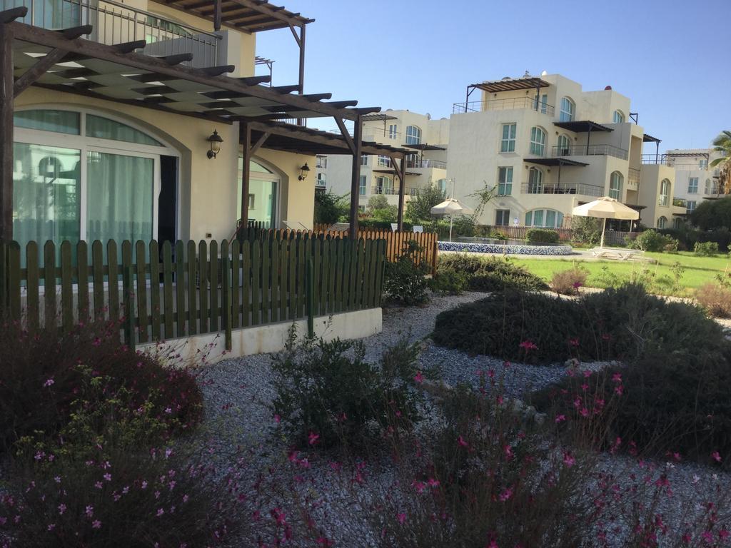 Aphrodite Beachfront Apartment Ghaziveran Exterior photo