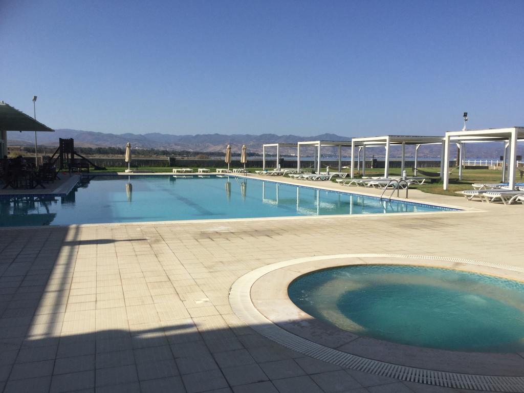 Aphrodite Beachfront Apartment Ghaziveran Exterior photo