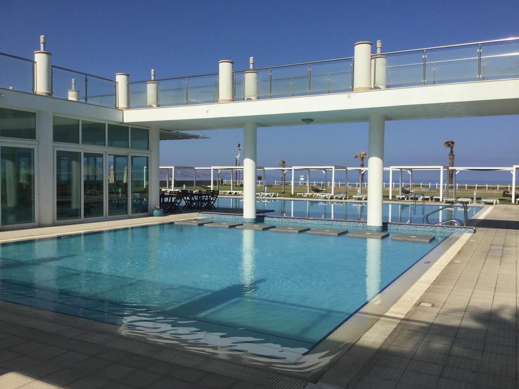 Aphrodite Beachfront Apartment Ghaziveran Exterior photo