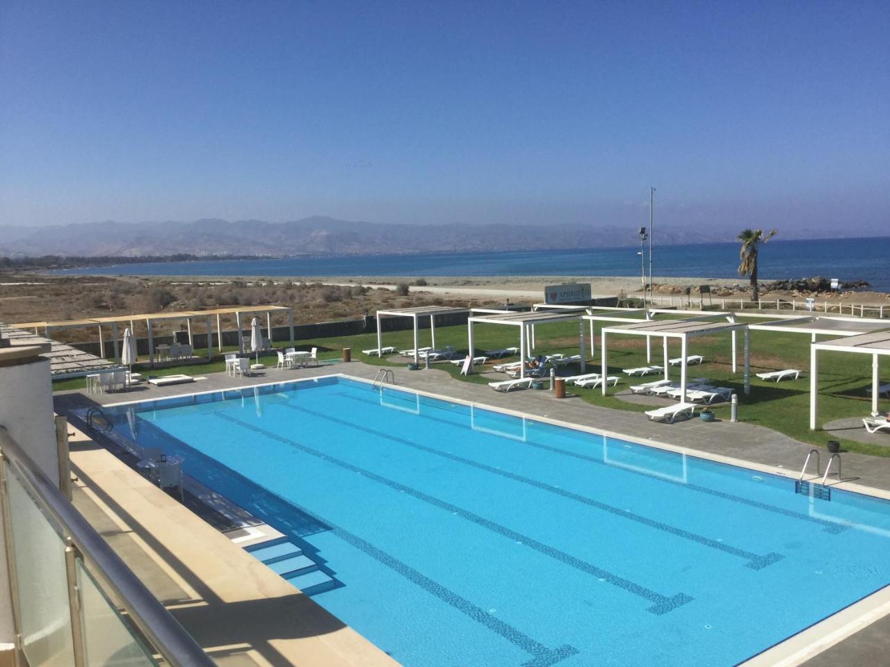Aphrodite Beachfront Apartment Ghaziveran Exterior photo